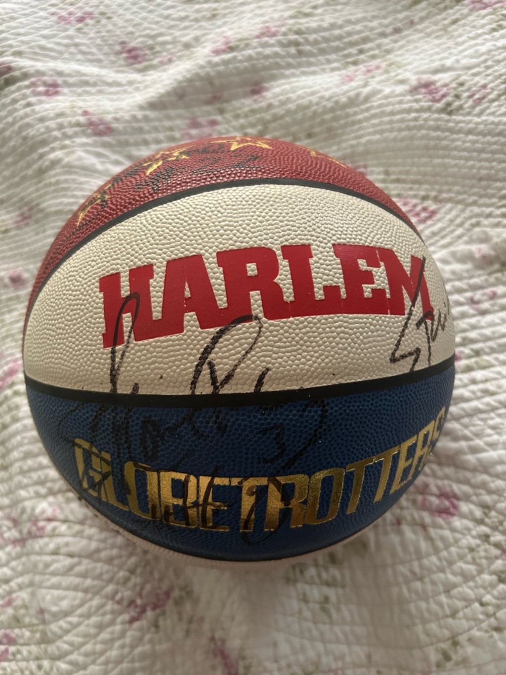 Harlem Globetrotters Autographed Red White Blue Basketball